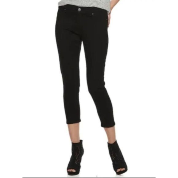 SOLD Juicy Couture Black Skinny Capris Jeans - Picture 2 of 8